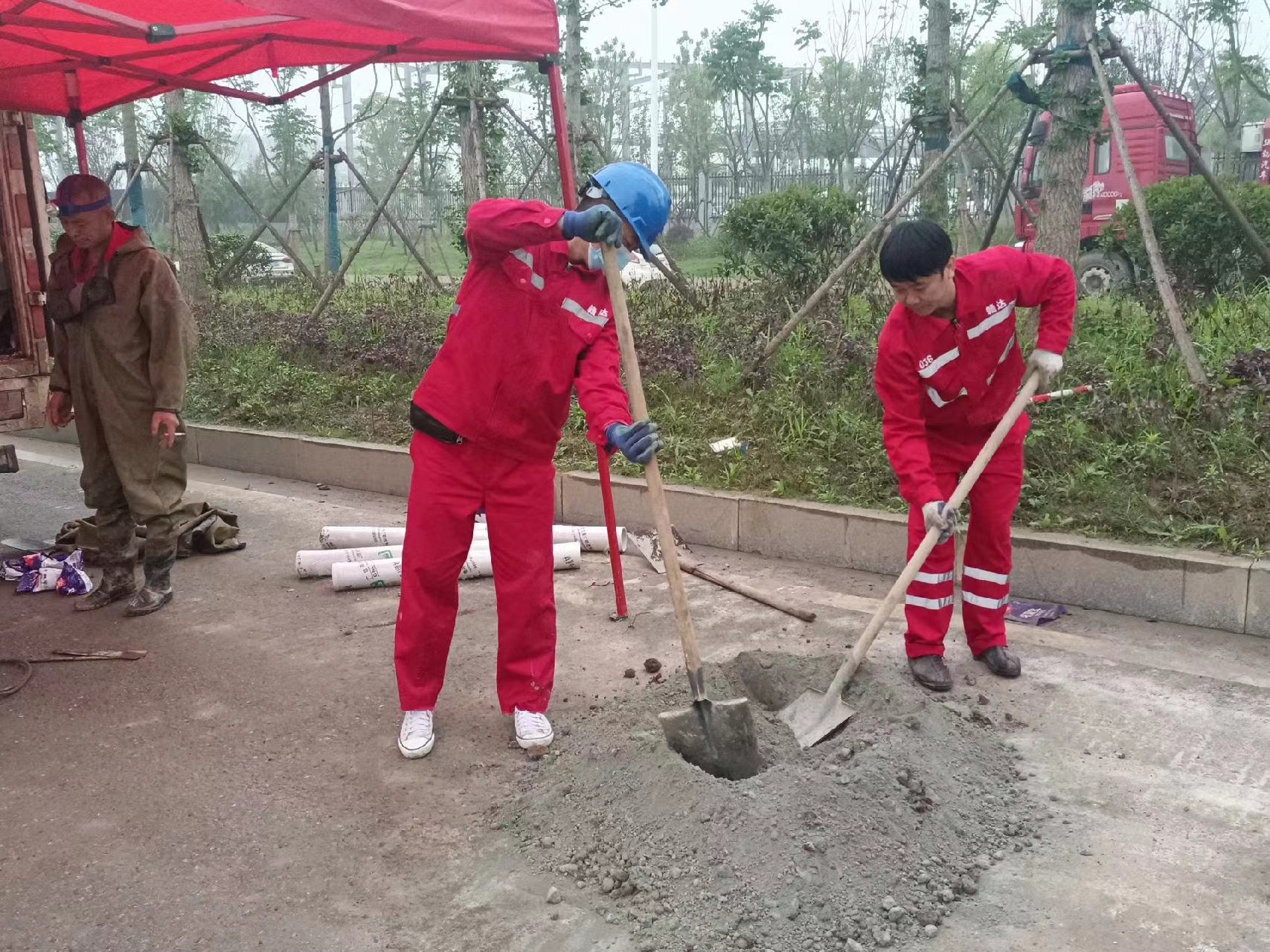 源汇管道疏通哪家好】及时进行市政管道清淤